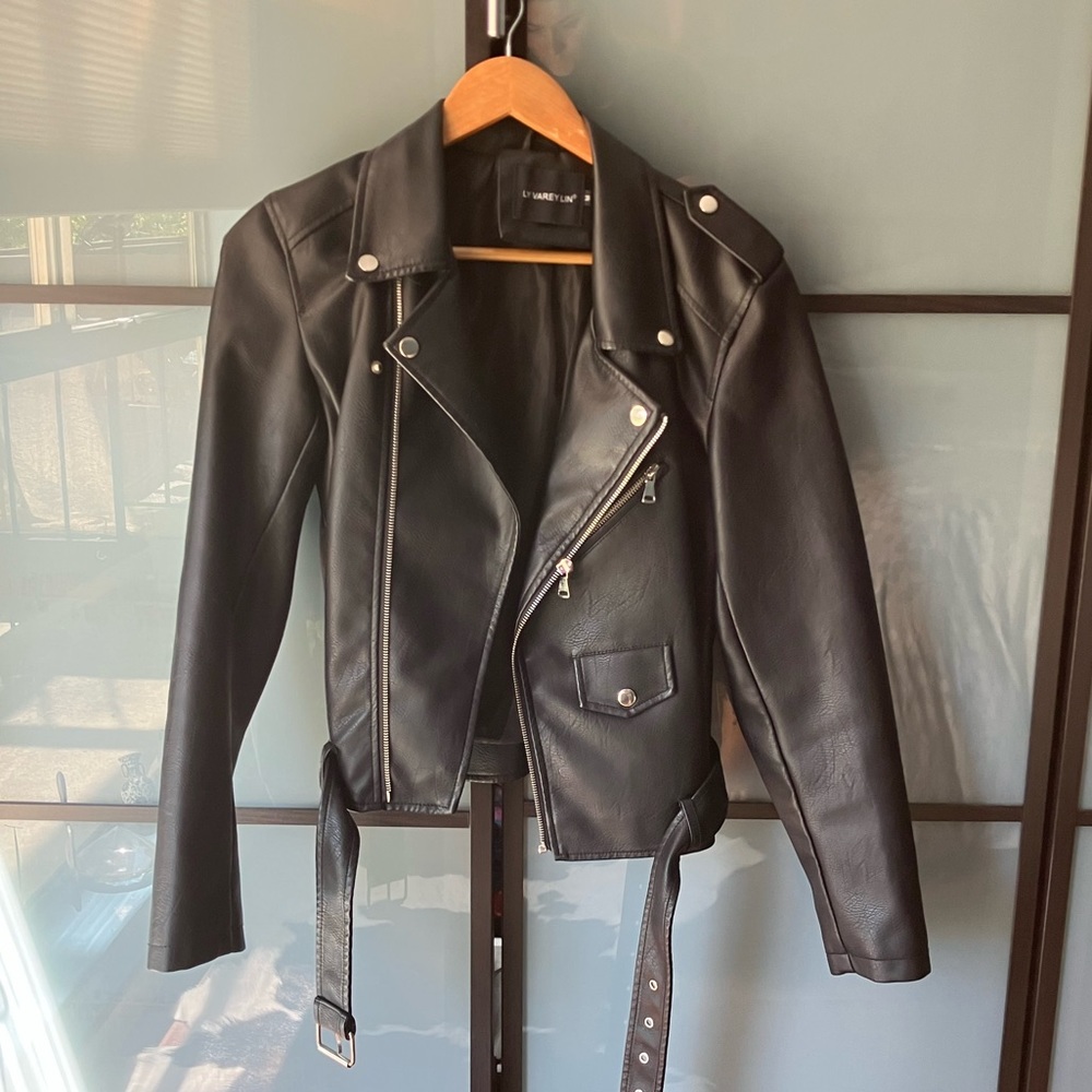 1,660
LY VAREY LIN Women's Faux Leather Motorcycle Jacket Slim Short Biker coat